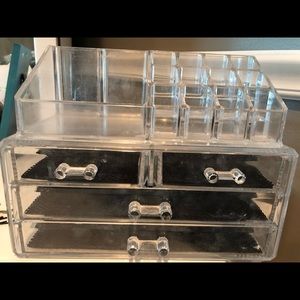 Makeup organizer